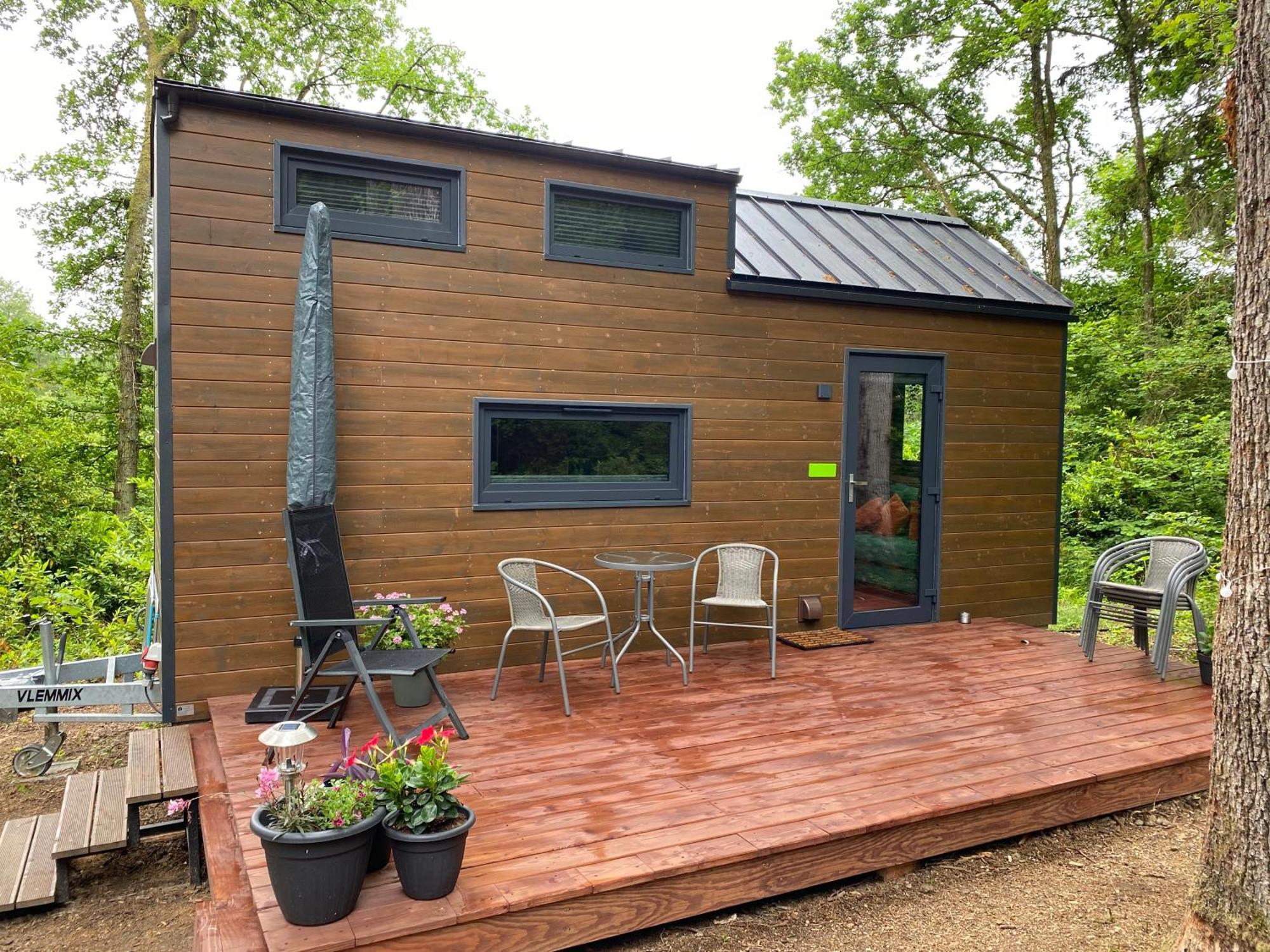 La Tiny House De Nanou Pensionat Rochefort Exteriör bild